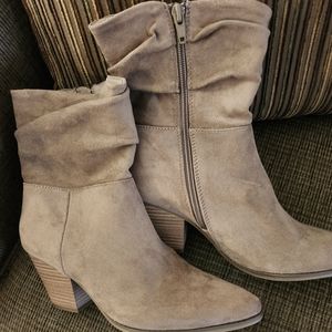 EUC women's boots